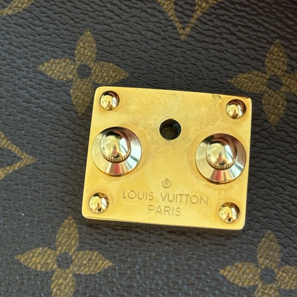 LOUIS VUITTON Monogram Pochette Métis - Picture 10 of 14